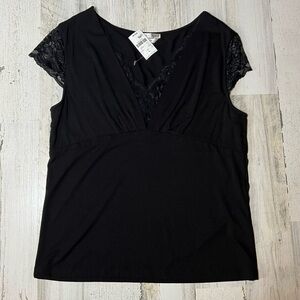 Women’s NWT Casual Corner V Cut Neckline Top with Lace Detailing
